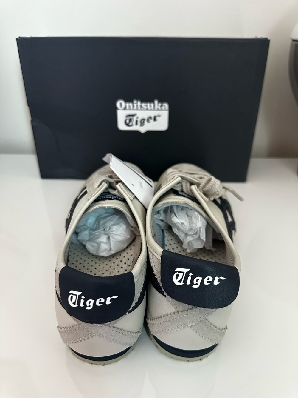 Onitsuka Tiger Men's Beige and Black Mexico 66 Sneaker Unisex Size 8 - Picture 3 of 10